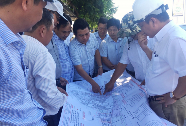Ban Kinh tế - Ngân sách HĐND tỉnh Quảng Nam khảo sát thực tế liên quan đến dự án Hệ thống thoát nước các dự án ven biển phía Bắc thị xã Điện Bàn (giai đoạn II) - ẢNH TẤN QUANG